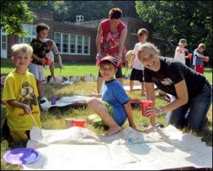 Read more about the article Victoria Wyeth gets splattered to support kid’s art