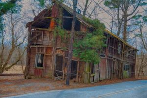 Read more about the article Photo of the Week: Leaning Warehouse of Pennsbury