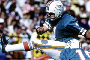 Read more about the article NFL legend, nonprofit co-founder dies