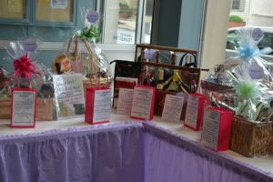 Read more about the article Library raffle offers enticing array of gifts