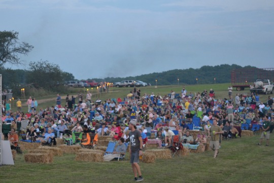 You are currently viewing Skies, fireflies in synch for Friday Night Lights