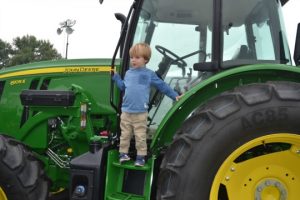 Read more about the article Community fair excites, despite unfair weather