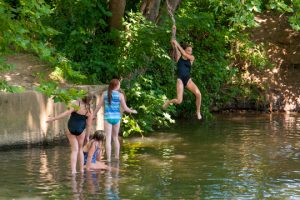 Read more about the article Photo of the Week: Swingin’ at ChesLen