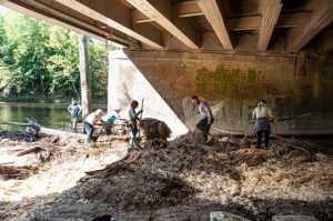 Read more about the article Volunteers clean museum area