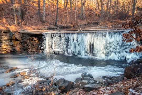 You are currently viewing Photo of the Week: Frozen Falls