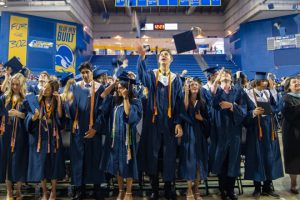 Read more about the article UHS graduates 328