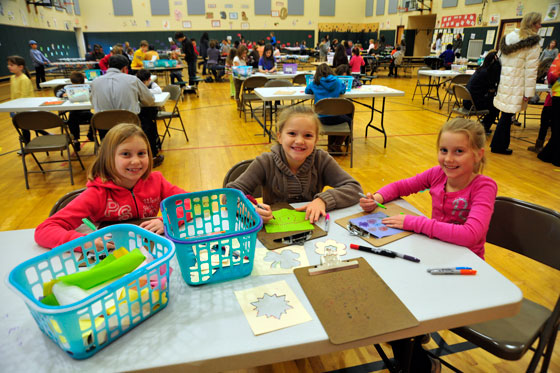 You are currently viewing Students give up day off for day of service