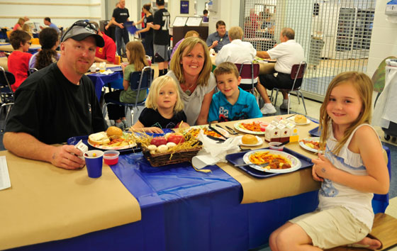 You are currently viewing School district dinner serves the United Way